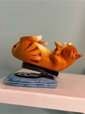 VTG FIGI Orange Cat Laying On Back  Mini Stapler 4” Adorable